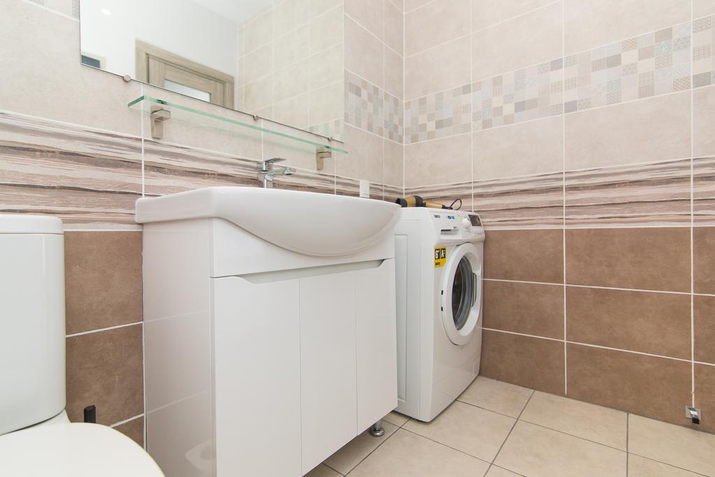 Vip Apartmen Apartment Sumy Luaran gambar